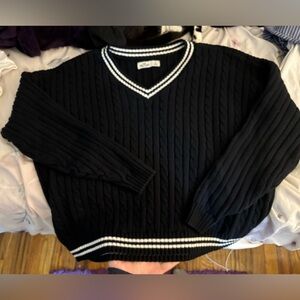 black hollister cropped sweater